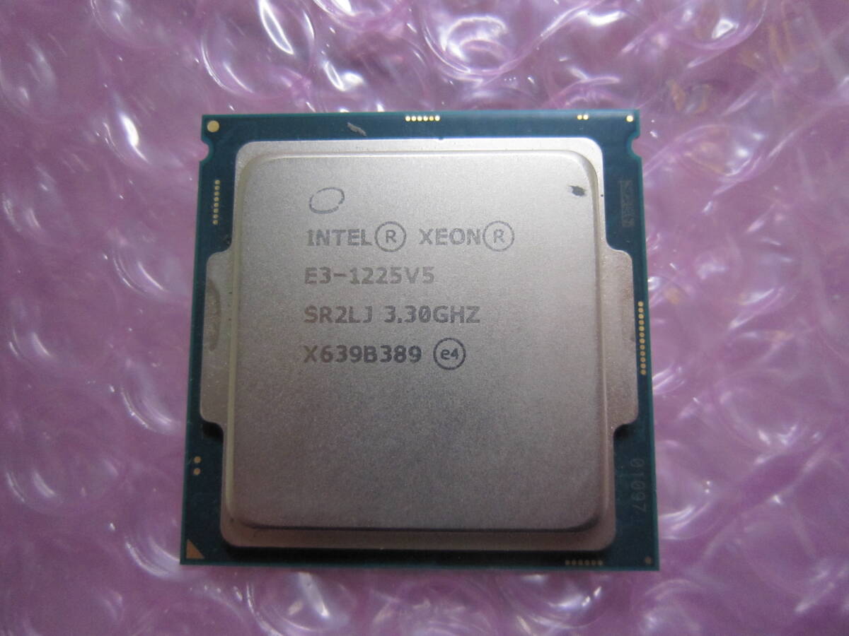 671★CPU Intel XEON E3-1225V5 3.30GHz SR2LJ 動作品_画像1