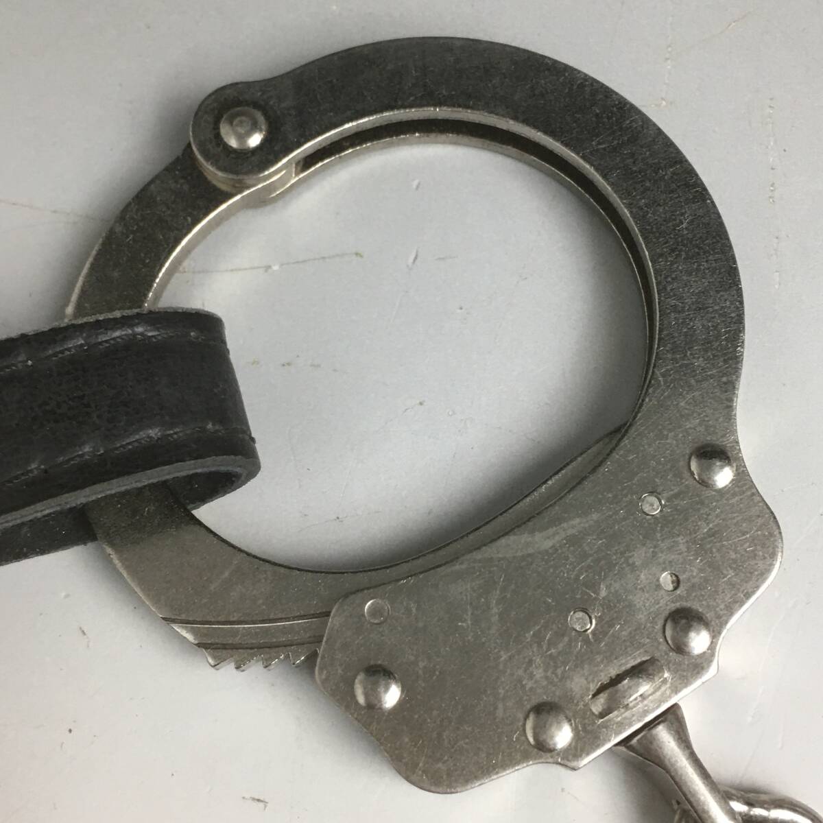 MNY1/83 Peerless 702C Handcuffs made in korea 警察 軍 サバゲー ミリタリー 装備 サバイバル 手錠 ピアレス ハンドカフの画像3