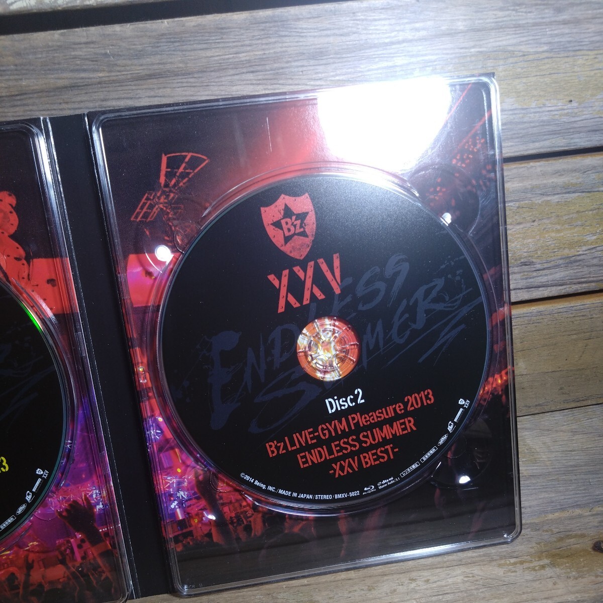 18 B'z LIVE-2013 ENDLESS SUMMER XXV BEST 邦楽 DVD Blue-ray_画像5