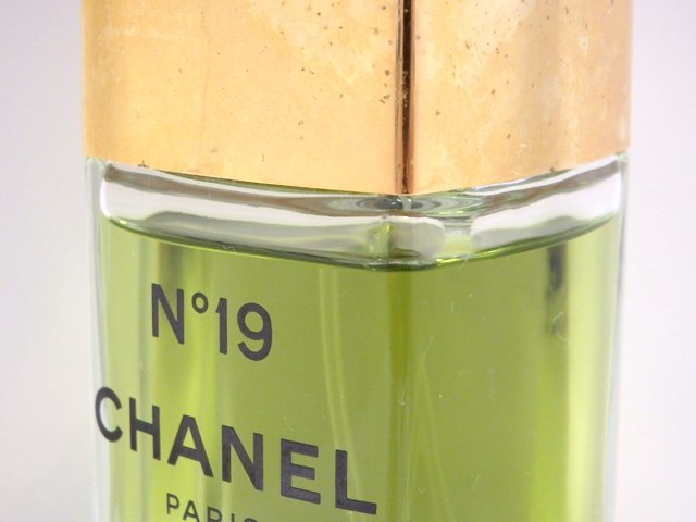 * CHANEL Chanel N°19 100ml remainder amount approximately 8 break up and more brand perfume o-do Pal famo-doto crack *