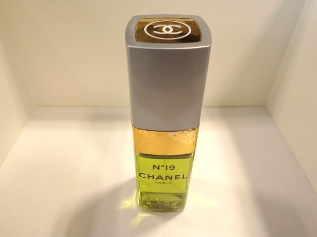 * CHANEL Chanel N°19 100ml remainder amount approximately 8 break up and more brand perfume o-do Pal famo-doto crack *