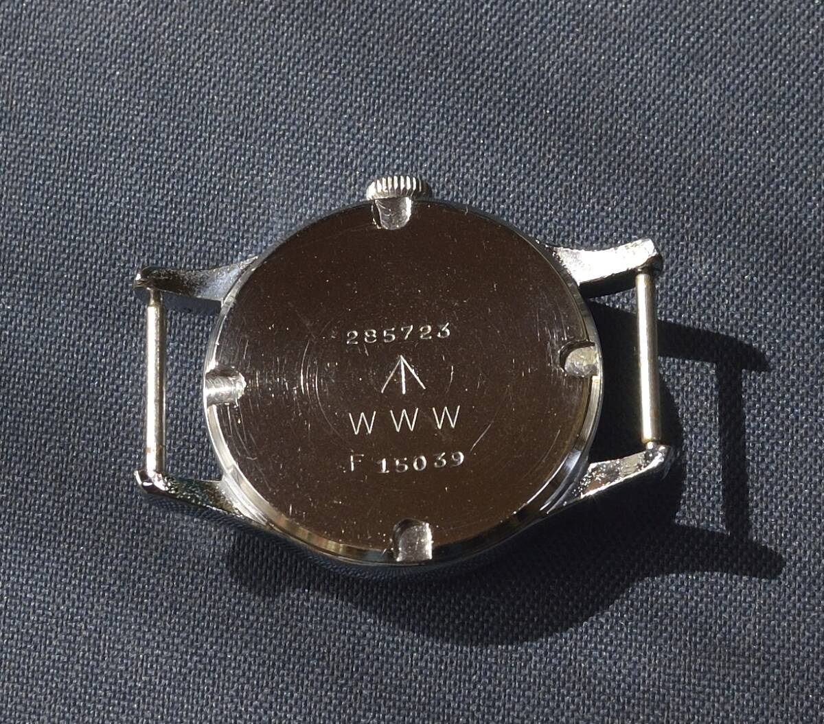 JAEGER-LECOULTRE Royal Army W.W.W. Dirty Doze ジャガー・ルクルト 英国陸軍軍用腕時計、ブロードアロー(1940年代、手巻き)_画像7