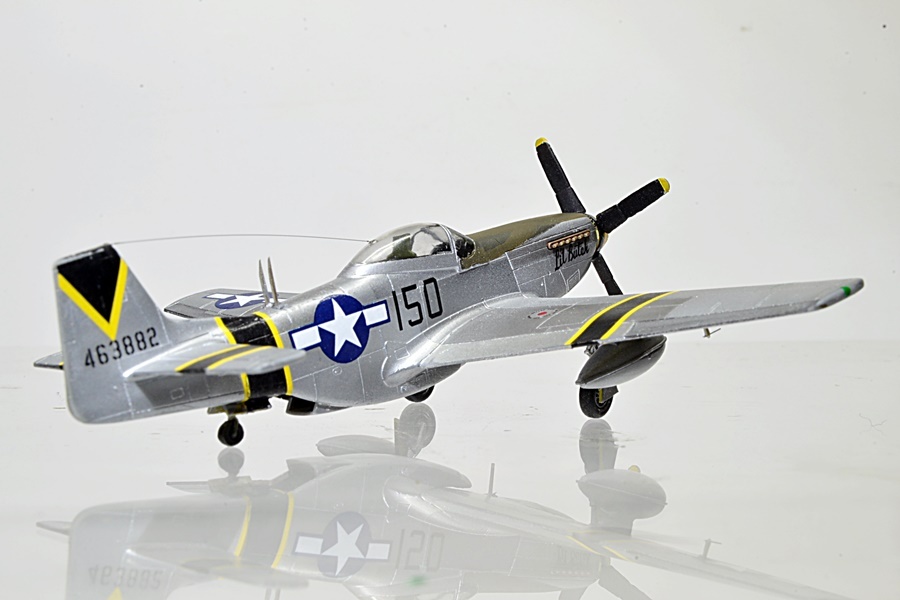 1/144 【完成品】☆ ノースアメリカンP-51Dマスタング　”L`il Butch"　硫黄島　_画像2