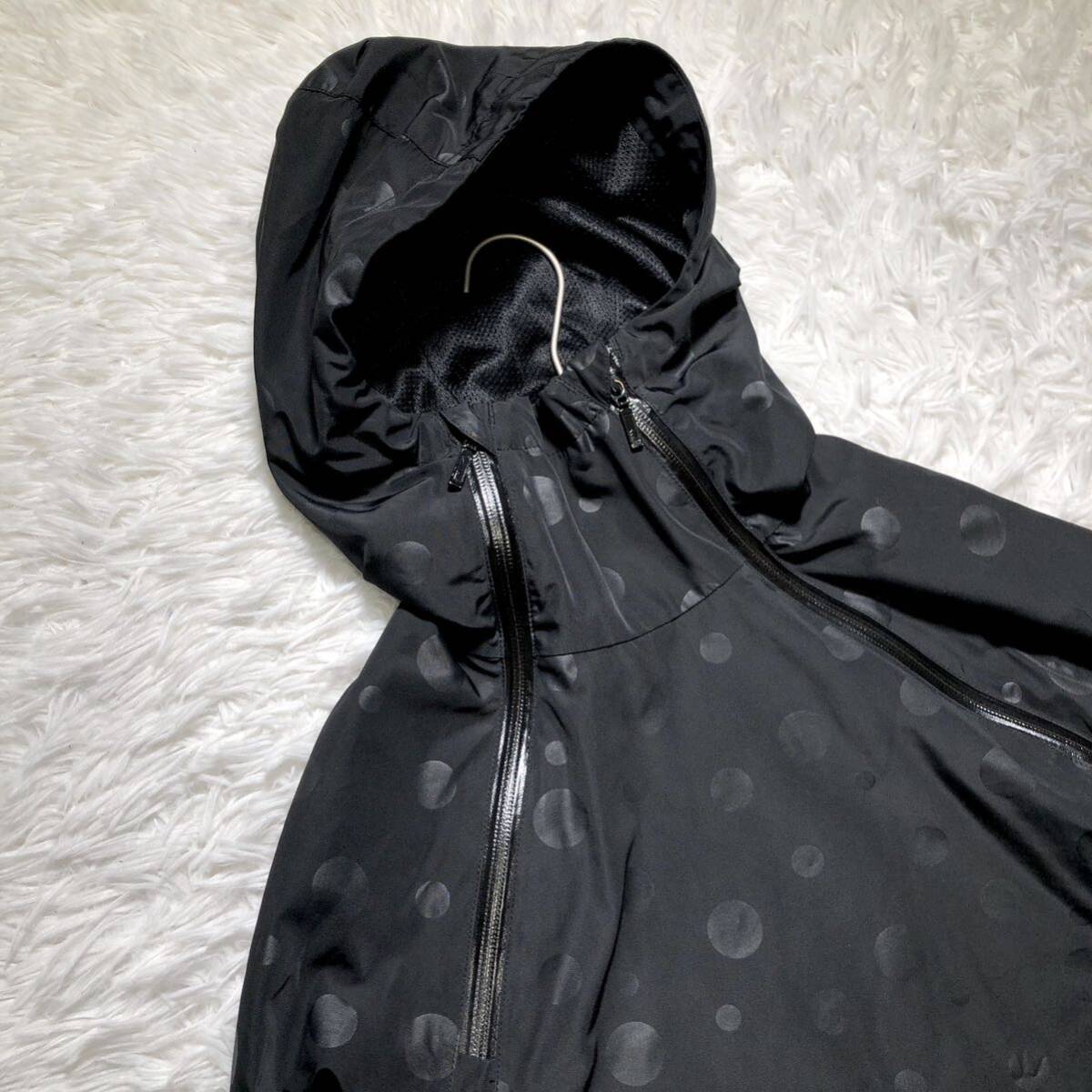 【美品】narifuri ナリフリ　ドット柄　シェルジャケット　サイズ1 ブラック　黒　止水ジップ　防風　撥水　変形デザイン　裾ジップ　_画像3