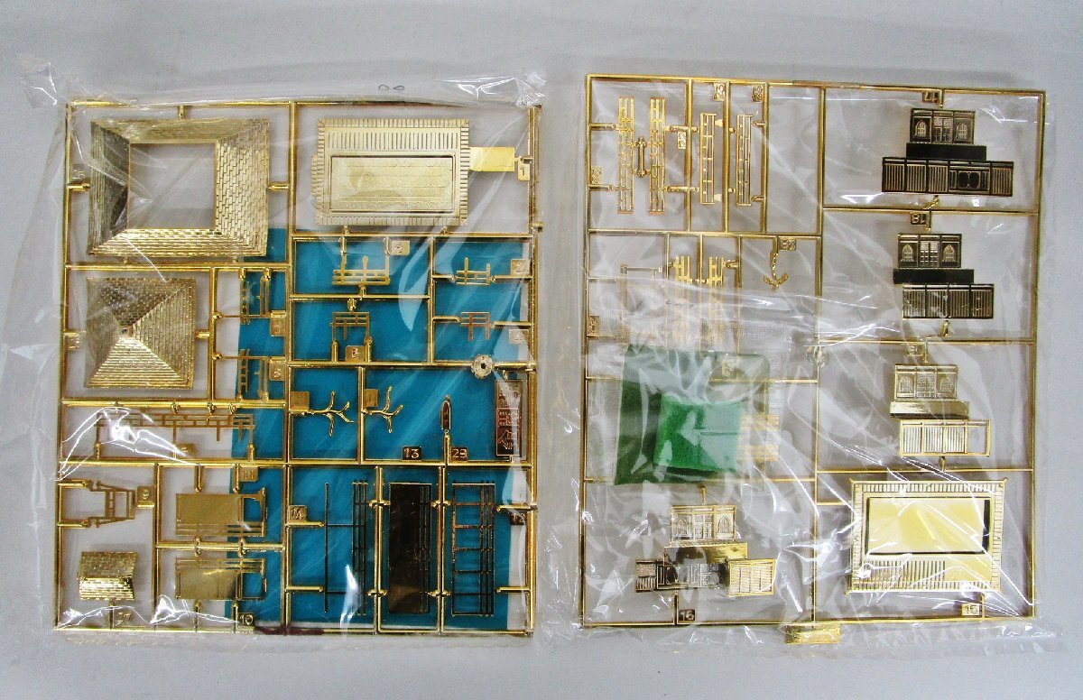 .. company gold . temple plastic model [ Junk ]agt020603