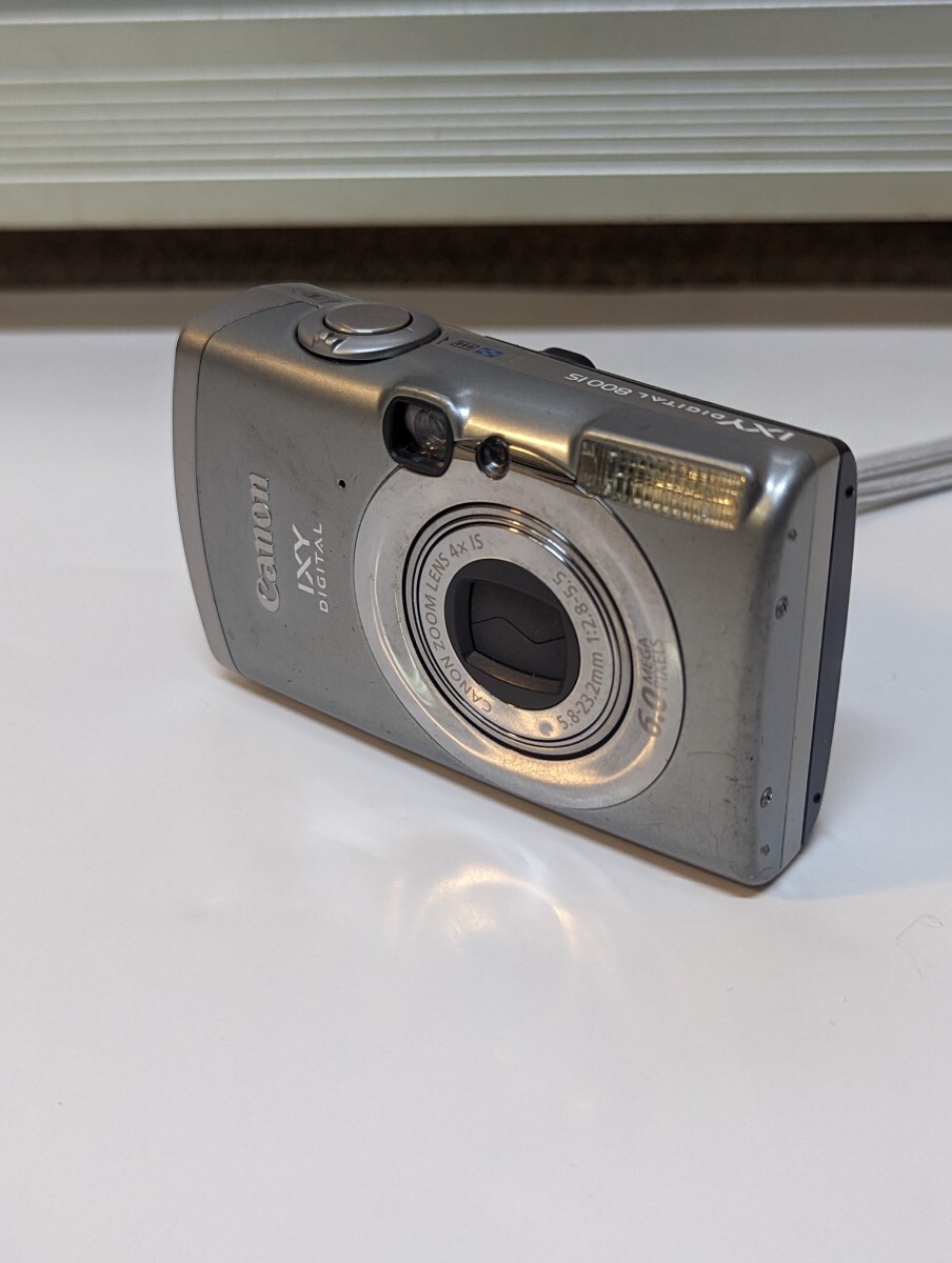 コンパクトデジタルカメラ　IXY DIGITAL 800 IS　キヤノン　PC1176　Canon　２GBメモリーカード付　デジカメ_画像1