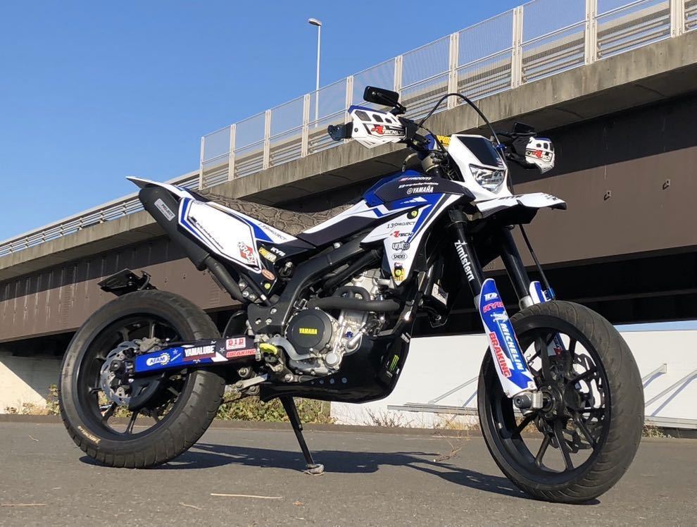 Drip Racing Products WR250X・R用　黒樹脂 ショートフェンダー_取り付けイメージデカール貼り付け例