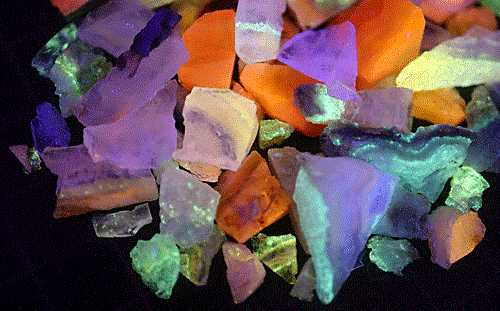 鉱物標本、蛋白石、蛍光オパール北海道産　SS　22グラム（E12)_画像4