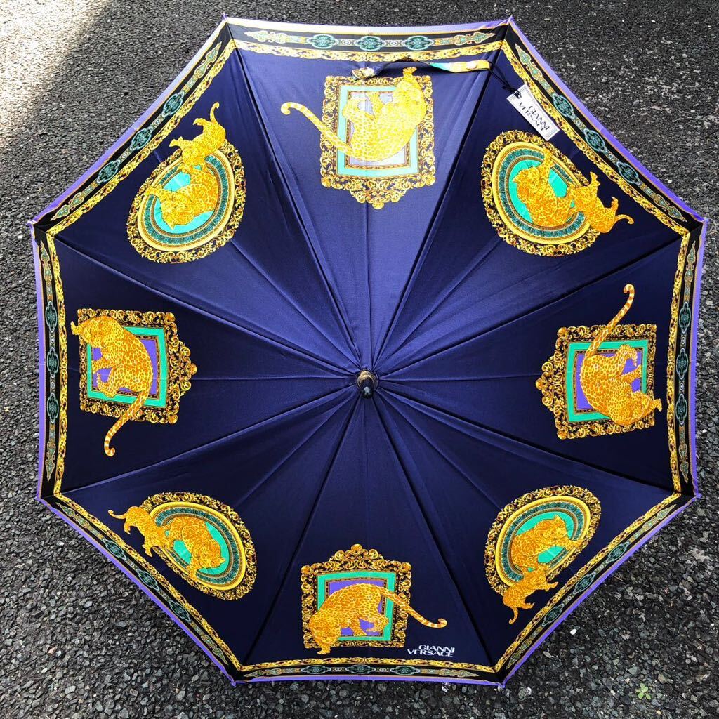 未使用品【ヴェルサーチェ】本物 GIANNI VERSACE 傘 バロック模様 パンサー 全長88cm 雨傘 アンブレラ 雨具 長傘 メンズ レディース 日本製_画像2