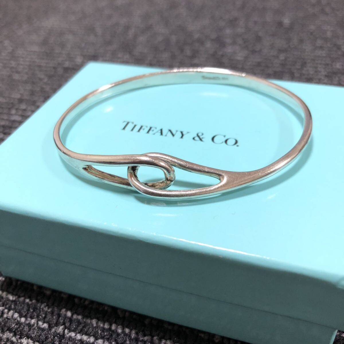 【ティファニー】本物 TIFFANY&Co. バングル インターロッキングループス ダブルループ シルバー925 ブレスレット レディース 送料370円_画像2