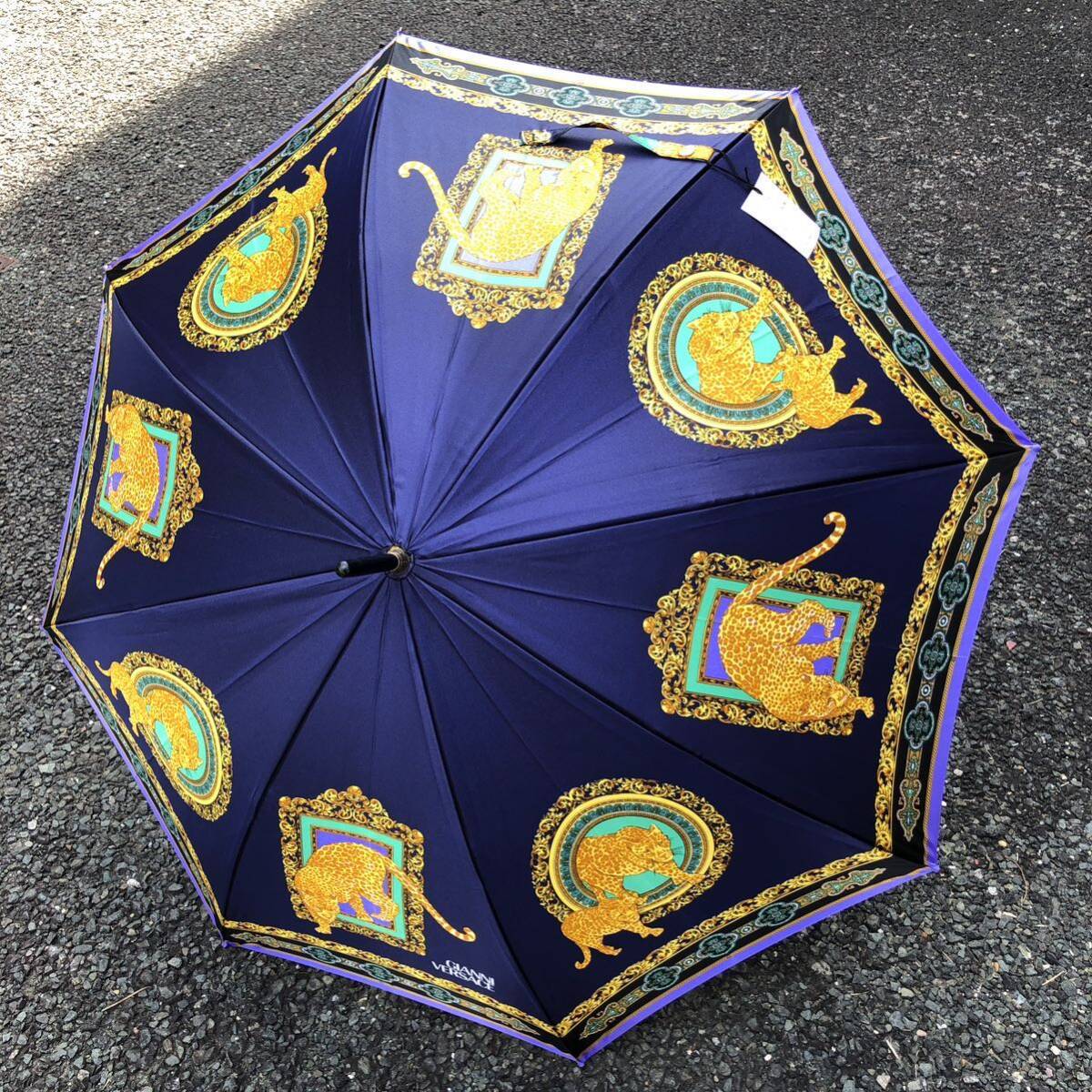 未使用品【ヴェルサーチェ】本物 GIANNI VERSACE 傘 バロック模様 パンサー 全長88cm 雨傘 アンブレラ 雨具 長傘 メンズ レディース 日本製_画像3