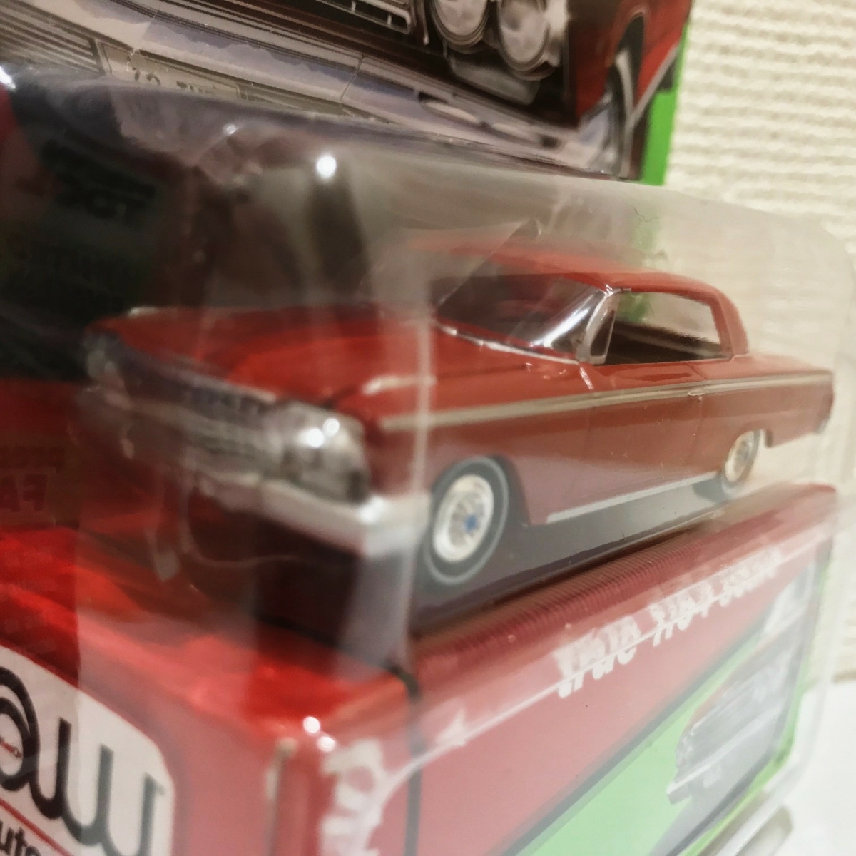 Autoworldオートワールド/'62 Chevyシボレー Impalaインパラ 赤 1/64_画像1