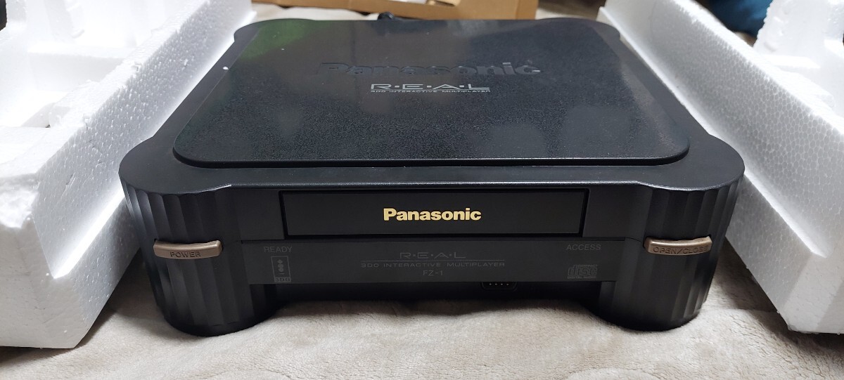 【中古】Panasonic 3DO REAL 本体FZ-1（箱付き）＋コントローラー1個の画像2