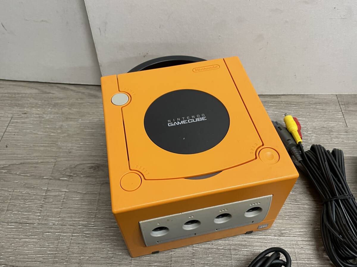 ☆ GC ☆ ゲームキューブ オレンジ 本体 動作品 本体 コントローラー アダプター ケーブル 付属 Nintendo GAME CUBE 任天堂 4454_画像2