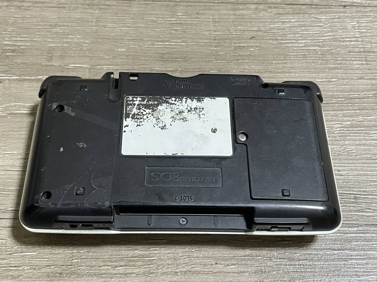 ☆ DS ☆ ニンテンドーDS プラチナシルバー　動作品 本体 アダプター 付属 Nintendo DS GBA ニンテンドー 任天堂 _画像3