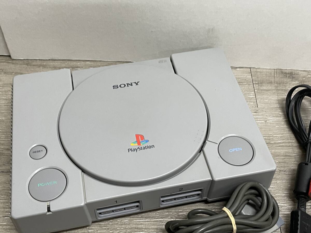 ☆ PS ☆ プレイステーション SCPH-7000 動作品　本体 コントローラー 付属　Playstation 初代プレステ SONY 7113_画像2