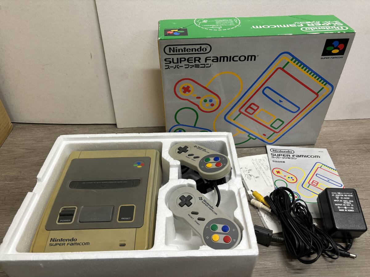 ☆ SFC ☆ スーパーファミコン 動作品 本体 コントローラー ケーブル 箱 説明書 付属 Nintendo SUPER FAMICOM 任天堂 ニンテンドー 2452の画像1