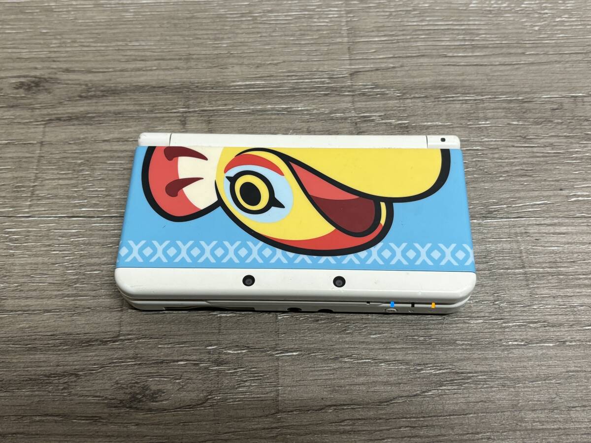 ☆ New3DS ☆ Newニンテンドー3DS ホワイト モンスターハンター きせかえカバー 動作品 本体 のみ Nintendo 3DS ニンテンドー 任天堂 _画像1