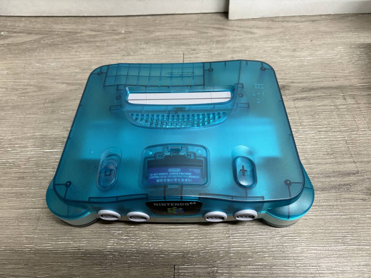 ☆ N64 ☆ ニンテンドウ64 クリアブルー 動作品 本体 コントローラー アダプター ケーブル 付属 Nintendo 64 任天堂 0024の画像4