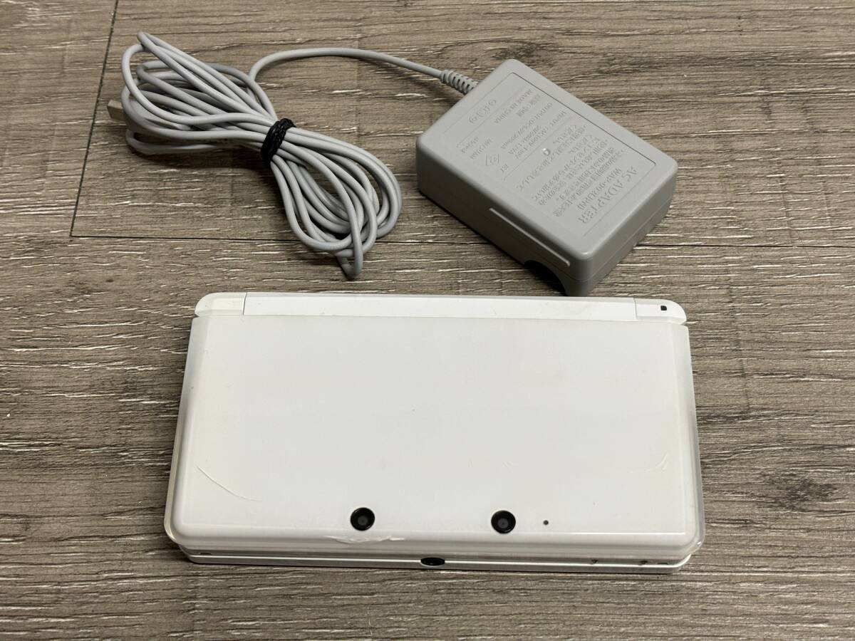 ☆ 3DS ☆ ニンテンドー3DS アイスホワイト 動作品 本体 タッチペン アダプター 付属 Nintendo 3DS DS ニンテンドー 任天堂 4024_画像1