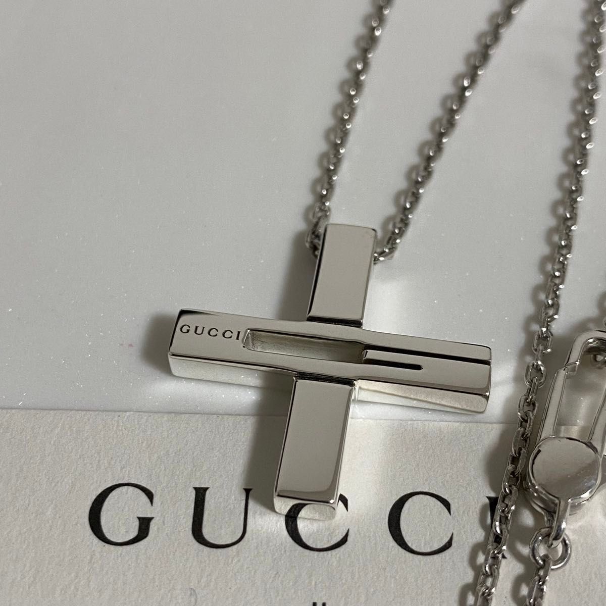 GUCCI 新品同様品 G刻印クロスネックレス 925silver 極美品 GUCCI 新品同様品 G刻印クロスネックレス 925silver 極美品