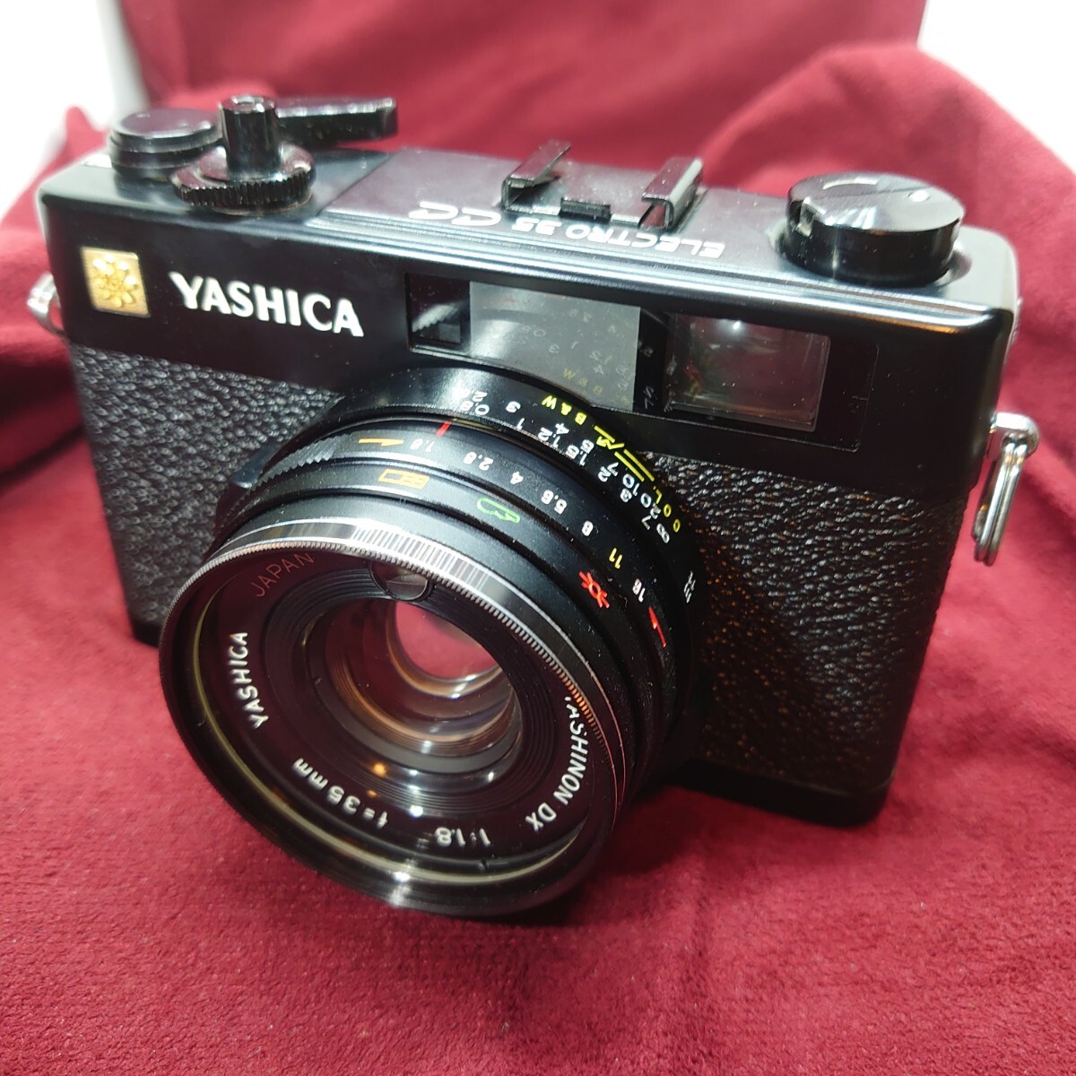 345【シャッターOK】YASHICA ELECTRO35CC レンジファインダー フィルムカメラ ヤシカ エレクトロ COLOR-YASHINON DX F:1.8 35mm_画像3