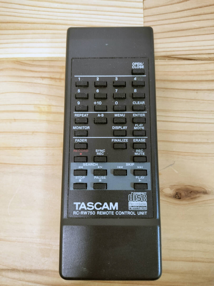 TASCAM TEAC タスカム ティアック 業務用 CDレコーダー CD-RW750 通電確認！ジャンク！部品取り、修理できる方に！送料無料！の画像8