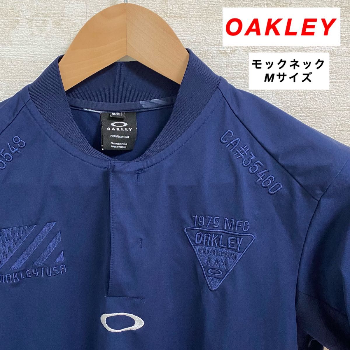 OAKLEY オークリー / モックネック 半袖 / 刺繍 / 吸汗速乾 Mサイズ ネイビー 伸縮性あり 流行り 流行