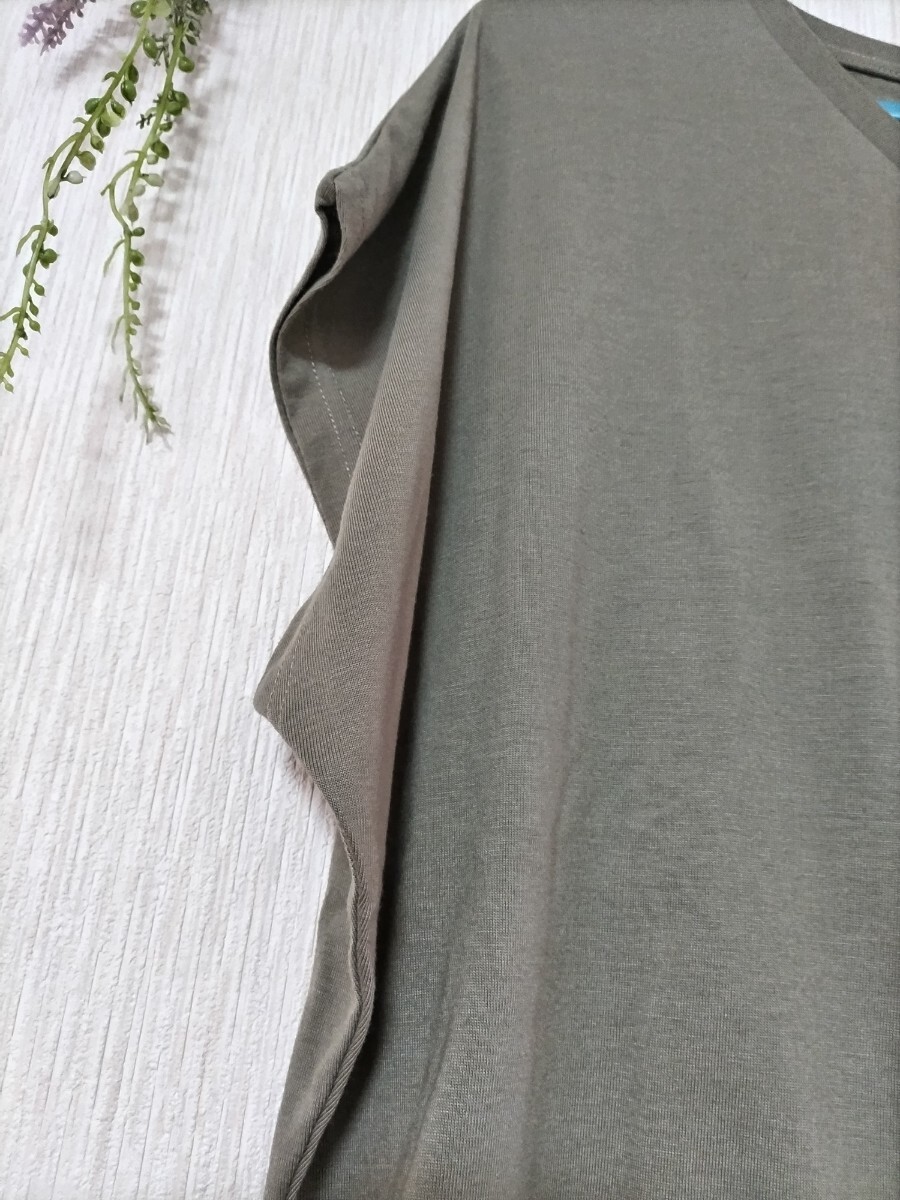 裾ギャザー カットソー VネックTシャツ モスグリーン 半袖Ｔシャツ レディース Lサイズ タグ付き・新品_画像2