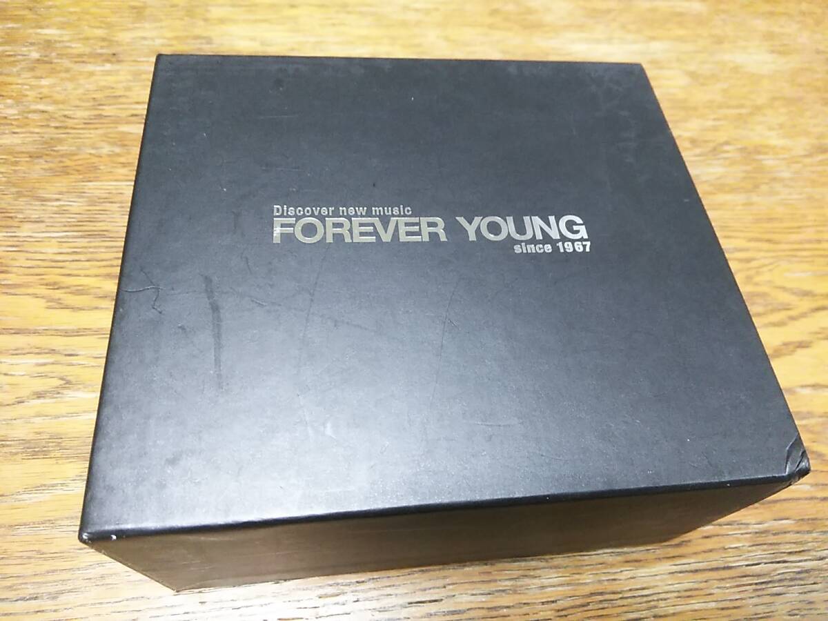 □廃盤 V.A. FOREVER YOUNG (Discover new music since 1967) 通販限定6CD-BOX　92ページブックレット付　112曲収録_画像1