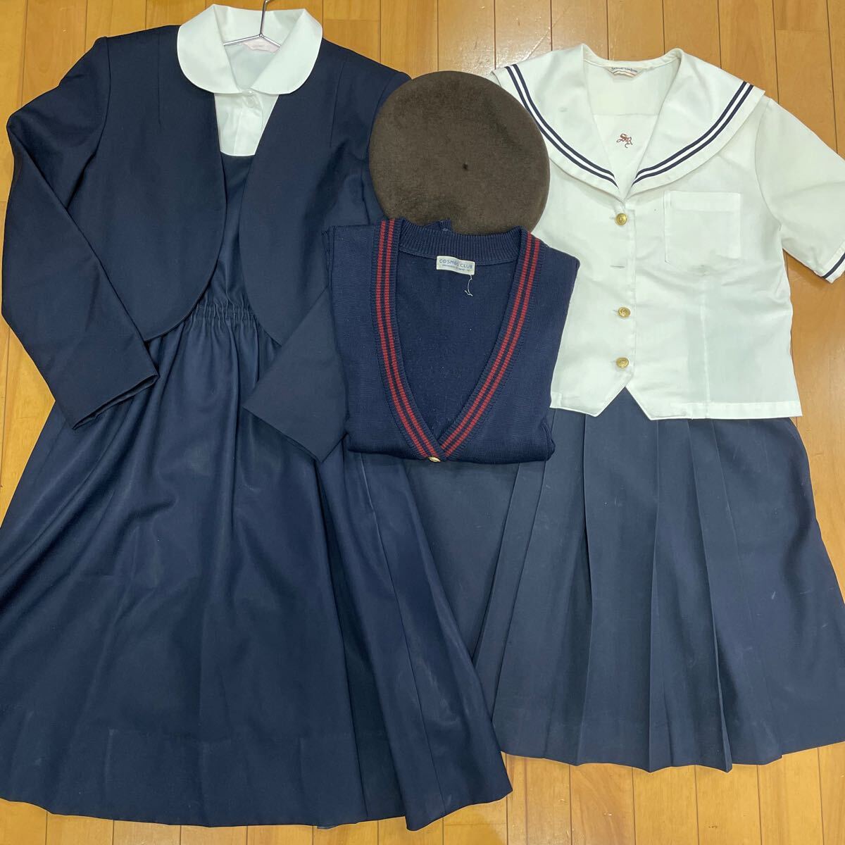 6 1 コスプレ衣装 夏 冬 制服 上下セット ボレロ ブラウス スカート カーディガン ベレー帽 聖霊の画像1