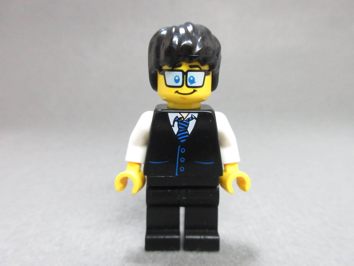 LEGO★218 正規品 サラリーマン 会社 街の人 ミニフィグ 同梱可能 レゴ シティ タウン 男 女 子供 女の子 男の子 髪の毛 トルソー レッグの画像1