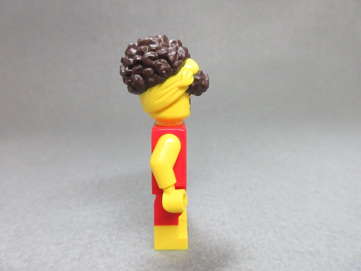 LEGO★251 正規品 女の人 水着 プール 街の人 ミニフィグ 同梱可能 レゴ シティ タウン 男 女 子供 女の子 男の子 髪の毛 トルソー レッグの画像2
