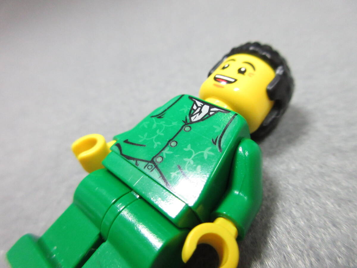 LEGO★252 正規品 男性 スーツ姿 街の人 ミニフィグ 同梱可能 レゴ シティ タウン 男 女 子供 女の子 男の子 髪の毛 トルソー レッグ_画像3