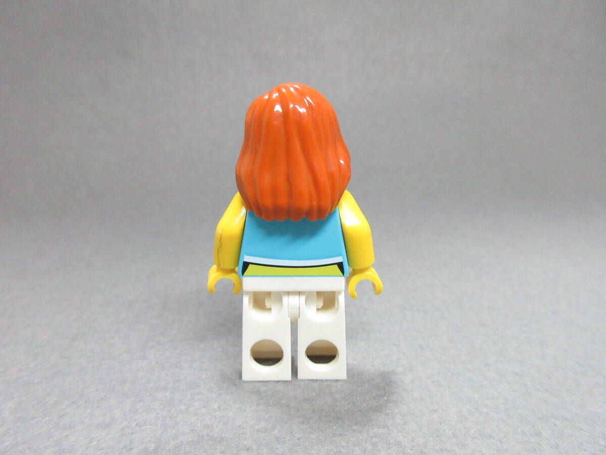 LEGO★255 正規品 女の人 女性 街の人 ミニフィグ 同梱可能 レゴ シティ タウン 男 女 子供 女の子 男の子 髪の毛 トルソー レッグ_画像2