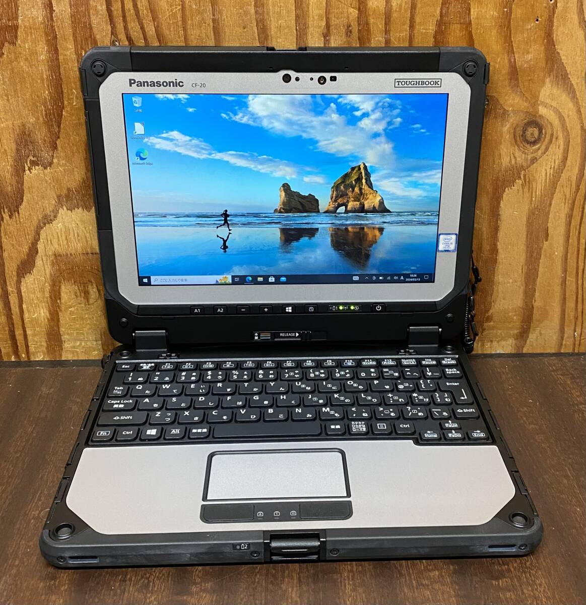 ★★美品 使用時間30h タッチパネル搭載 TOUGHBOOK CF-20/i5-7Y57/SSD128GB/メモリ4GB/スタイラスペン付属/FULL HD/カメラ/タッチパネル_画像1