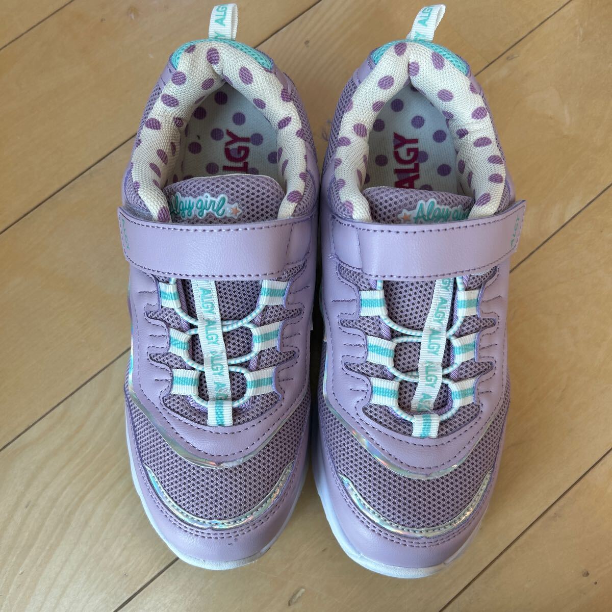アルジーのスニーカー 運動靴23cm ラベンダー色　薄紫色　シューズ 女児用　小学校用_画像2