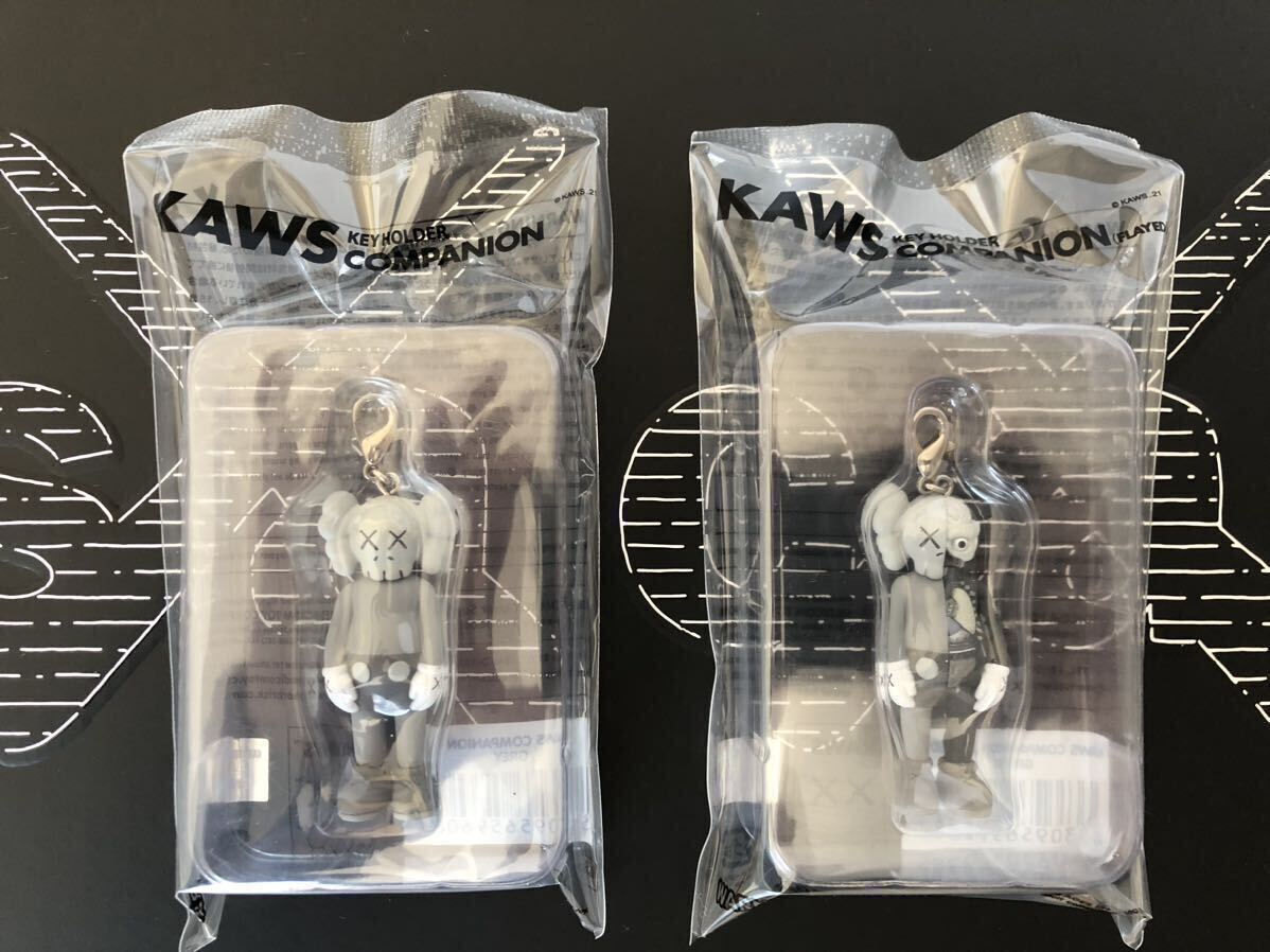 未使用 ／ KAWS 3点セット ／ NIKE BLAZER LOW ／ KAWS KEY HOLDER ／ Sacai ／ KAWS ／ NIKE ／ メディコムトイ ／ サカイ ／ カウズ_画像3