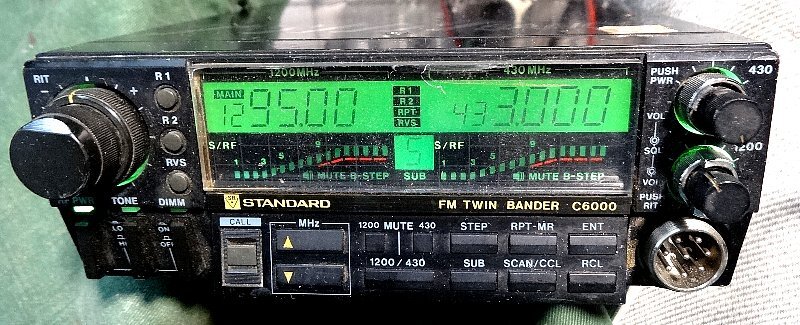 スタンダード C6000 1200/430MHz 10W FMデュアルバンドの画像1