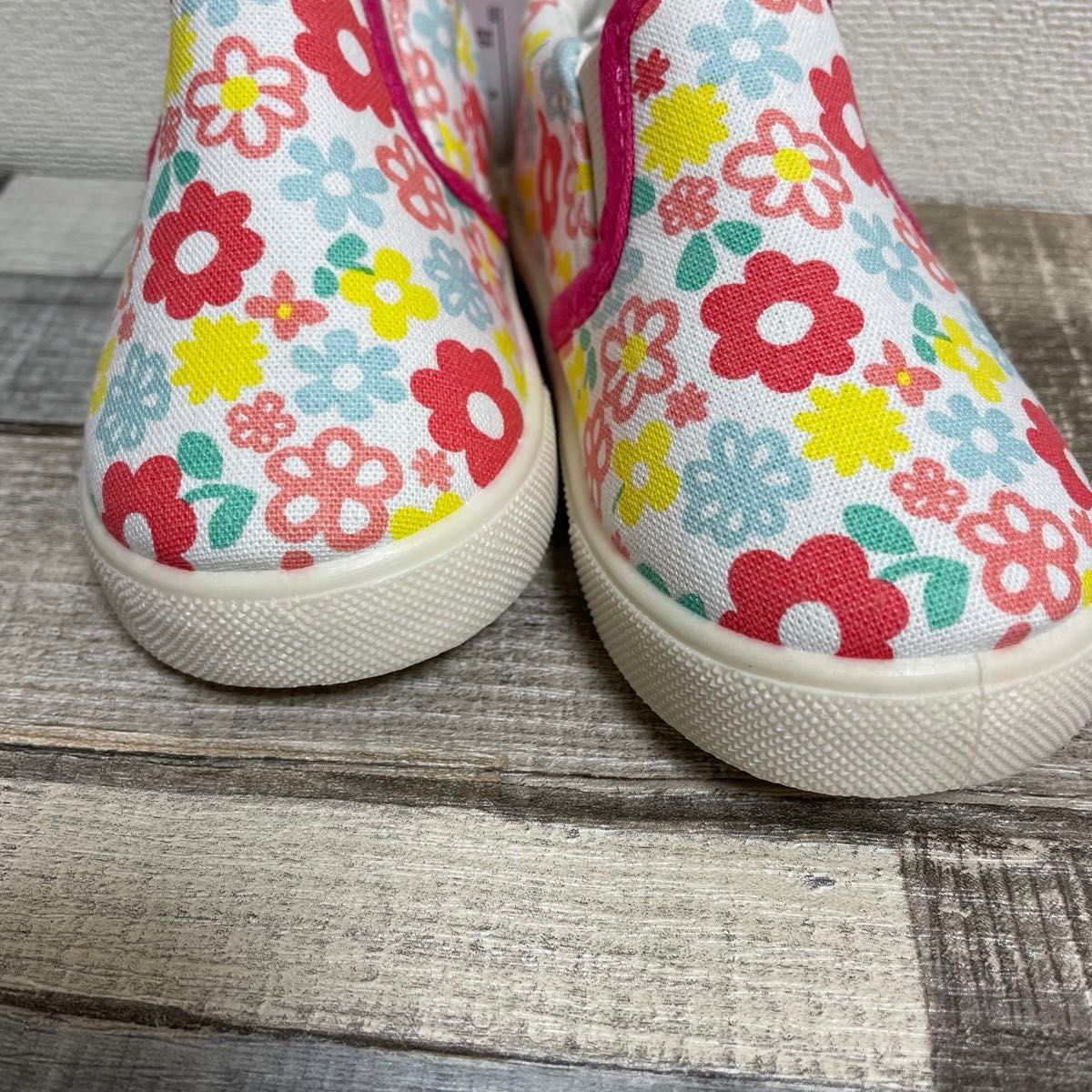 【新品未使用】キッズフォーレ 14.0cm スリッポン 丸高衣料  靴 スニーカー 可愛い 花柄