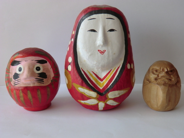 ...3 piece . earth toy .... legume ..... finished . law . tree carving. daruma folkcraft goods ornament 