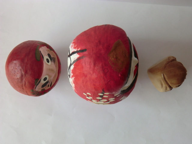 ...3 piece . earth toy .... legume ..... finished . law . tree carving. daruma folkcraft goods ornament 