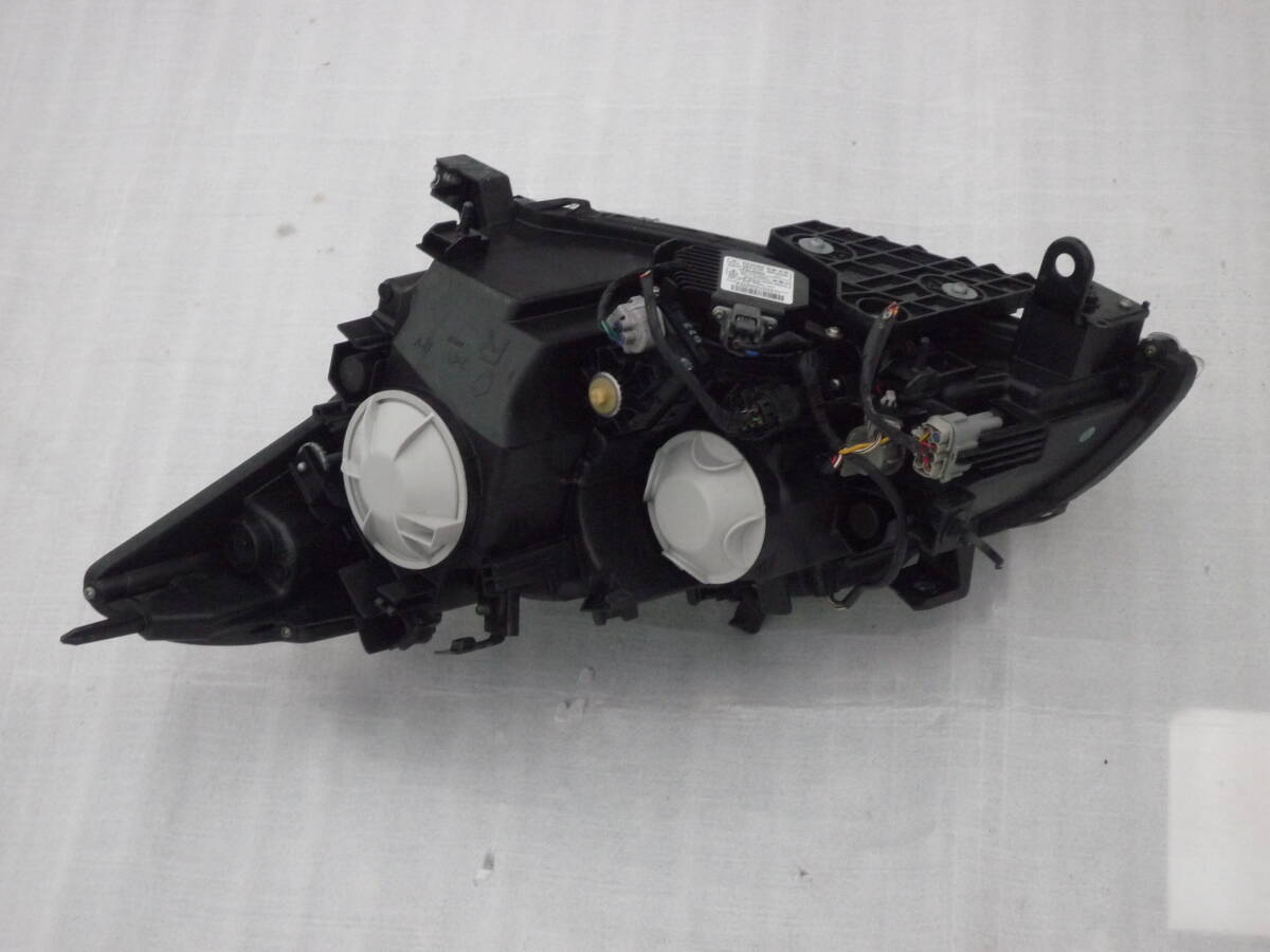  Nissan original Y51 KY51 KNY51 Fuga previous term HID head light headlamp right side driver`s seat side KOITO rare 