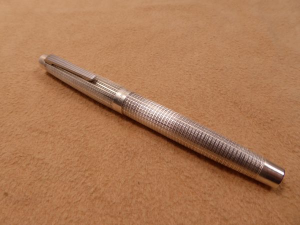 PLATINUM/プラチナ カートリッジ式 万年筆 SILVER刻印 ペン先 Pt ALLOY 二重格子柄 774J
