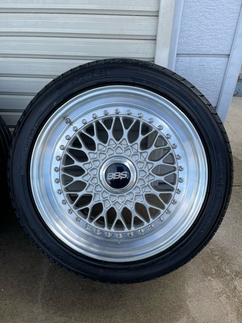 BBS RS 17インチ　８J-17　ET50　２本　9J-17　ET40　２本　BBSセンタ-キャップ回し　４本セットおまけ付き　USED_画像2