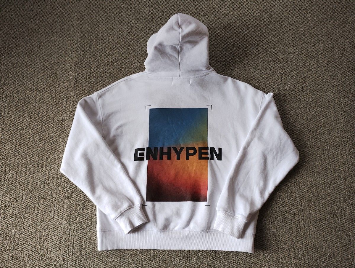 ENHYPEN エンハイフン フーディー パーカー Mサイズ トレカ付き ENHYPEN エンハイフン フーディー パーカー Mサイズ トレカ付き