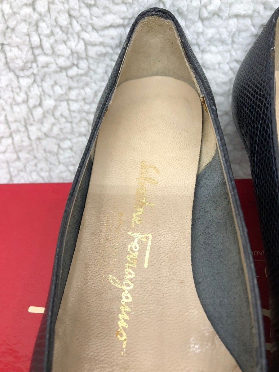 良品　Salvatore Ferragamo フェラガモ　ヴァラリボン レザー パンプス　5ハーフ　箱付き