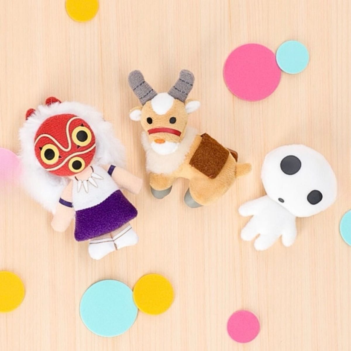 新品 ジブリ もののけ姫 ぬいぐるみバッジ サン お面 廃盤 入手 新品 ジブリ もののけ姫 ぬいぐるみバッジ サン お面 廃盤 入手