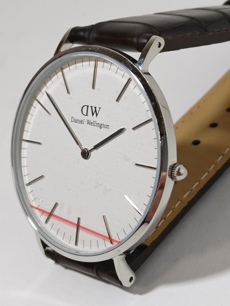 1円スタート【未使用/稼働】Daniel Wellington　ダニエルウェリントン 腕時計　CLASSICYORK　0211DW　40㎜　ホワイト文字盤　メンズ　_画像2