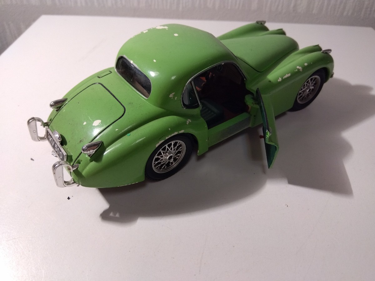 【A978】 burago ミニカー おまとめ 2点 ジャガー Jaguar XK 120 (1948) 1/24 ブガッティ Bugatti Type 59 (1934) 1/18 ブラーゴ _画像8